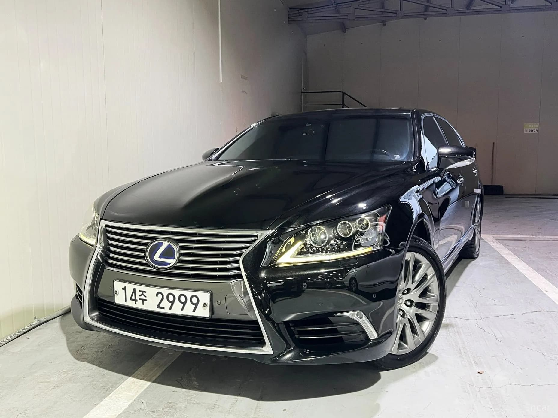 LS600hL