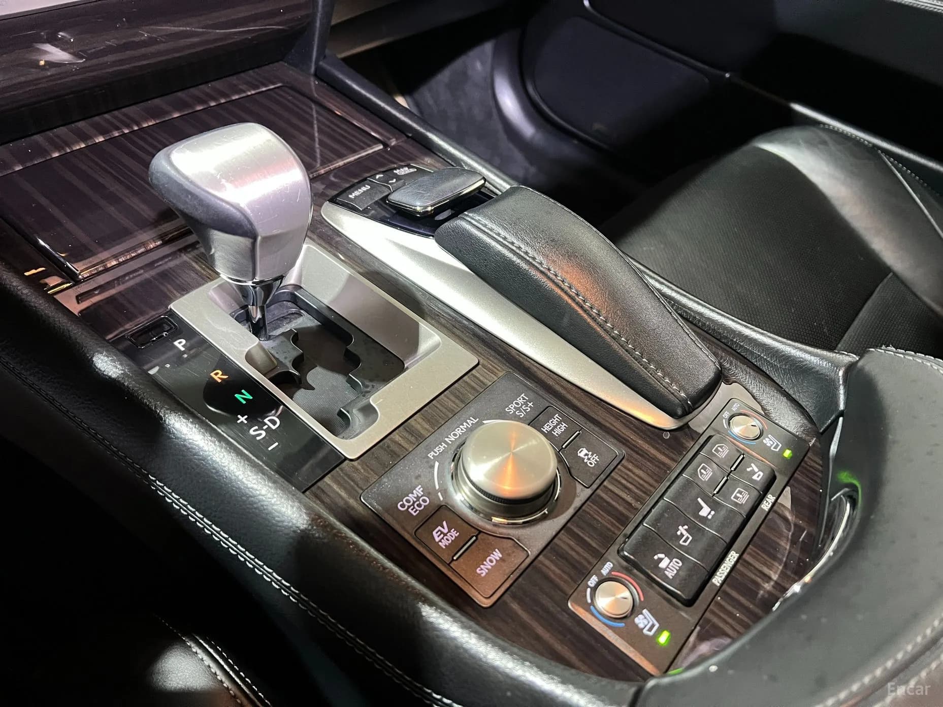 LS600hL