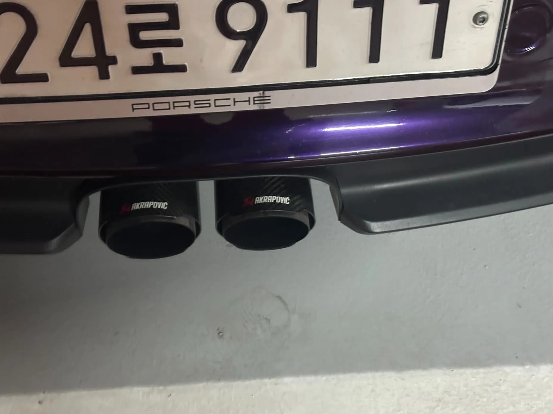 910