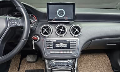 A-Class W176