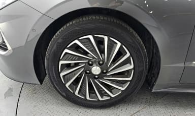 Sonata Hybrid (DN8)