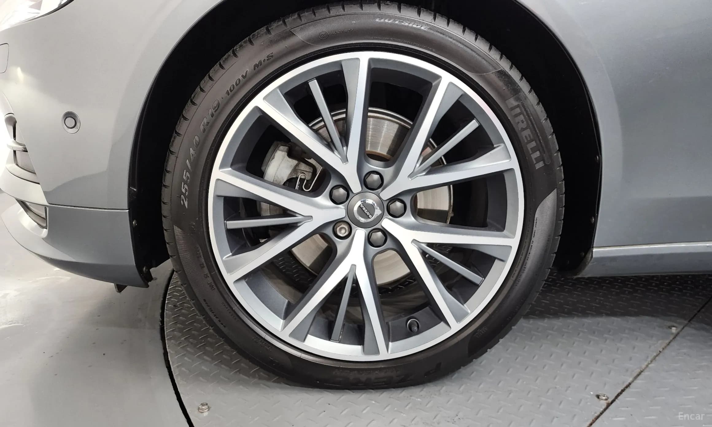 S90