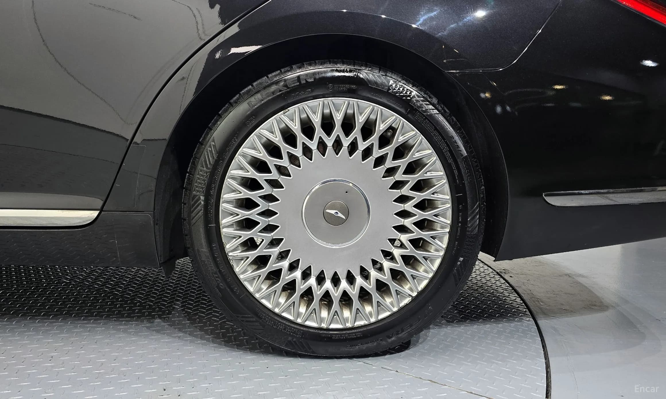 G90