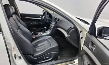 G37