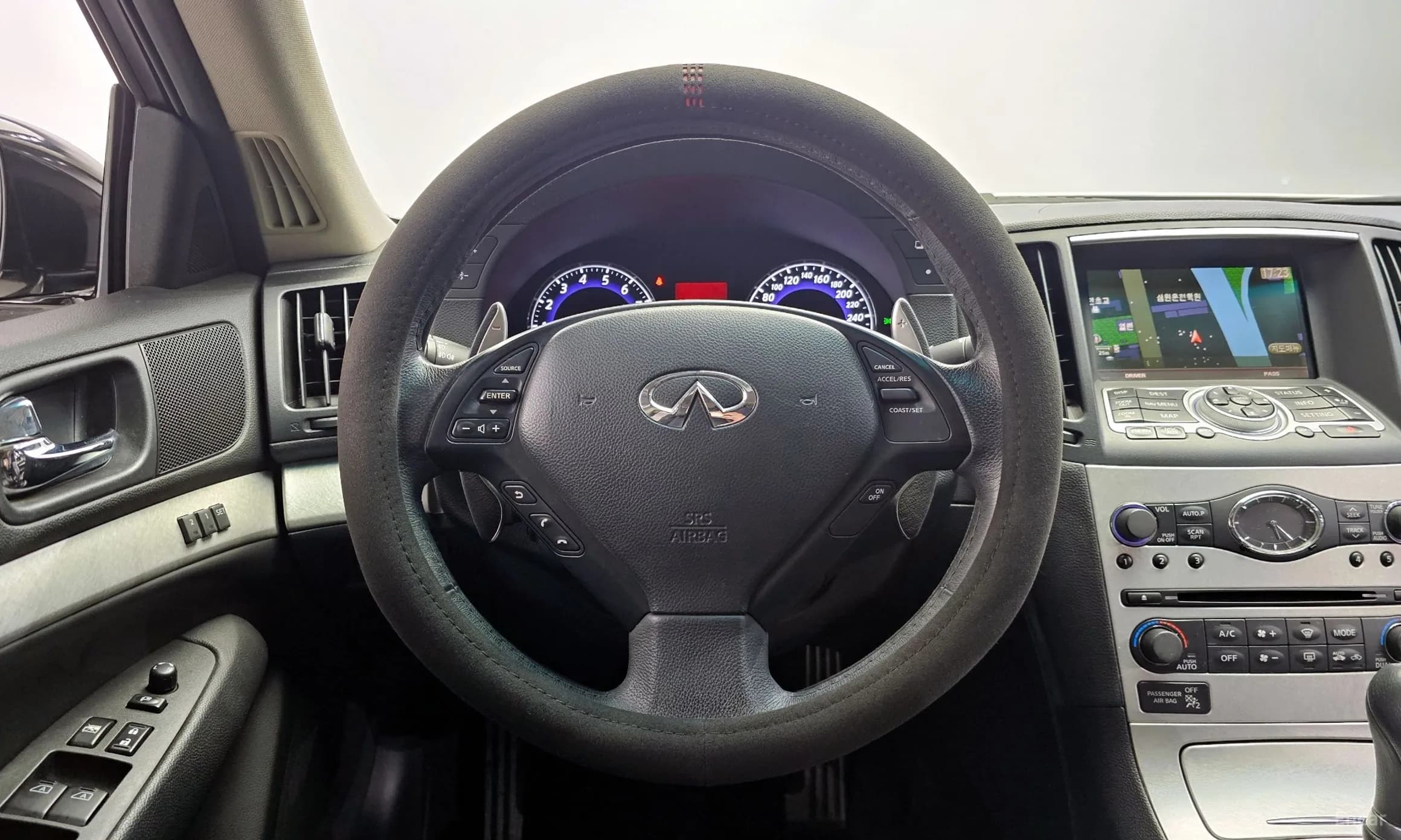 G37
