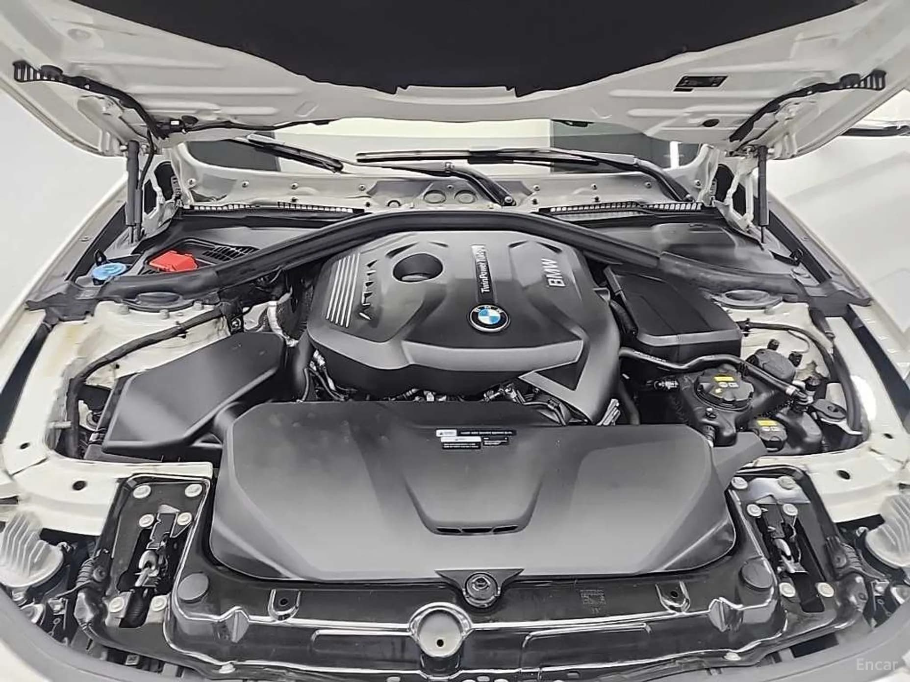 Series 4 (F32)