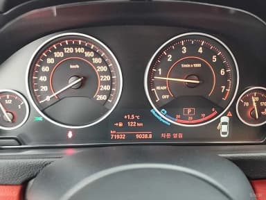 Series 4 (F32)