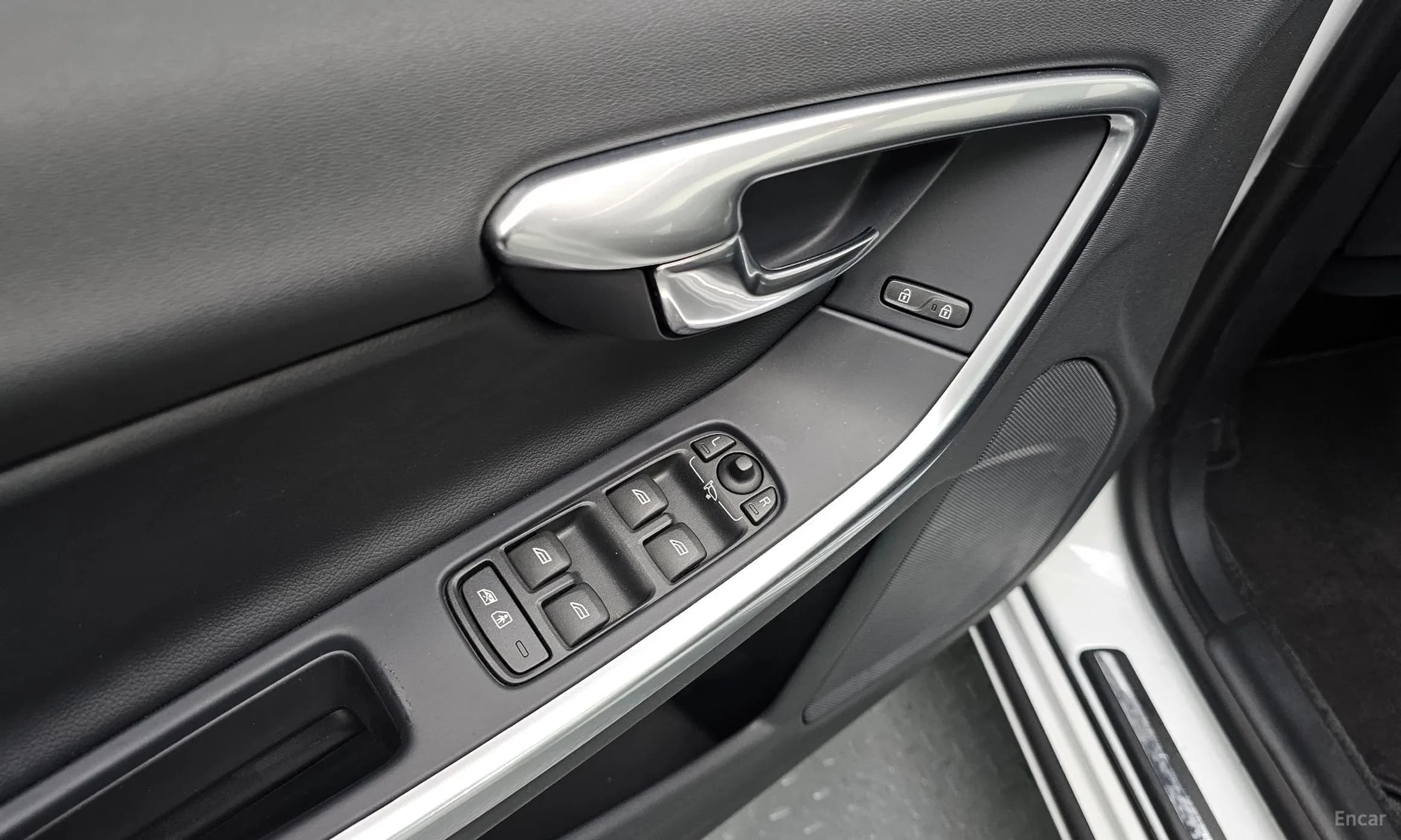 S60