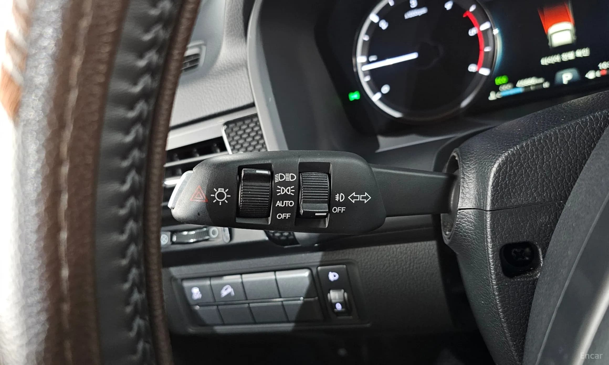 Rexton Sports Khan