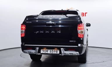 Rexton Sports Khan
