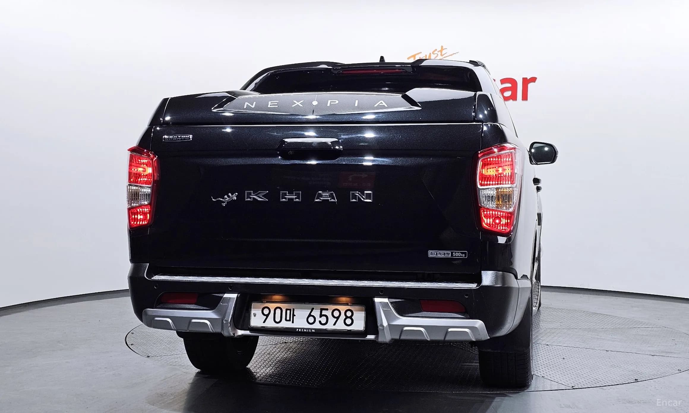 Rexton Sports Khan