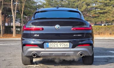 X4 (G02)