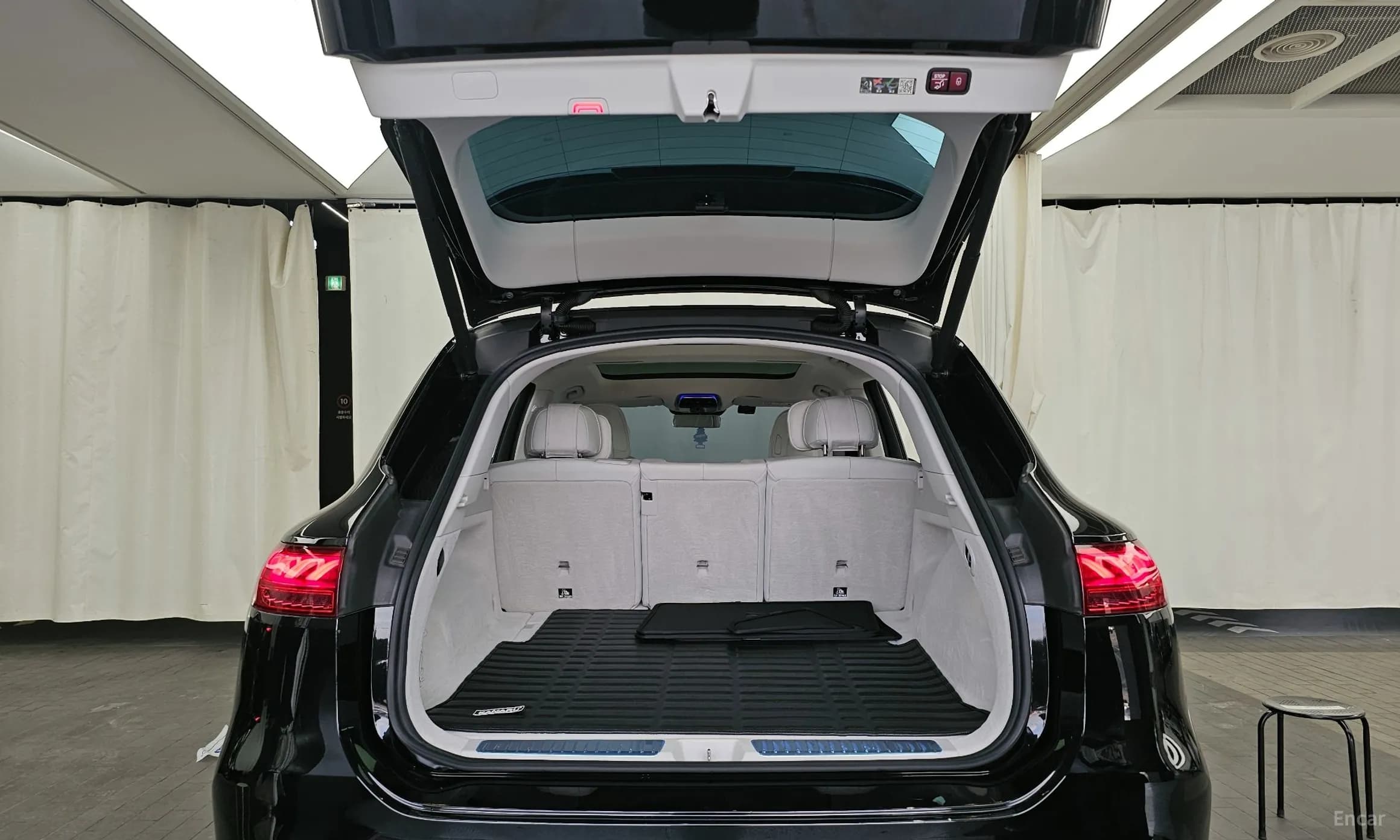 EQS SUV X296