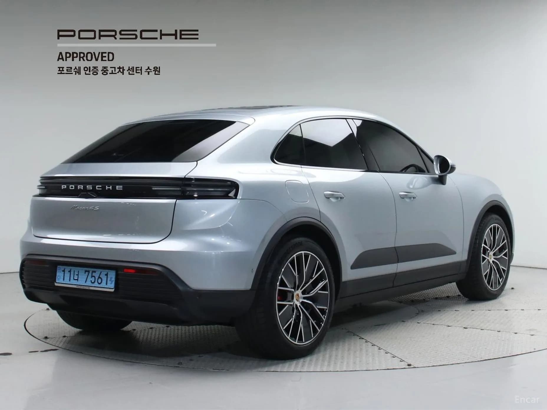 Macan EV