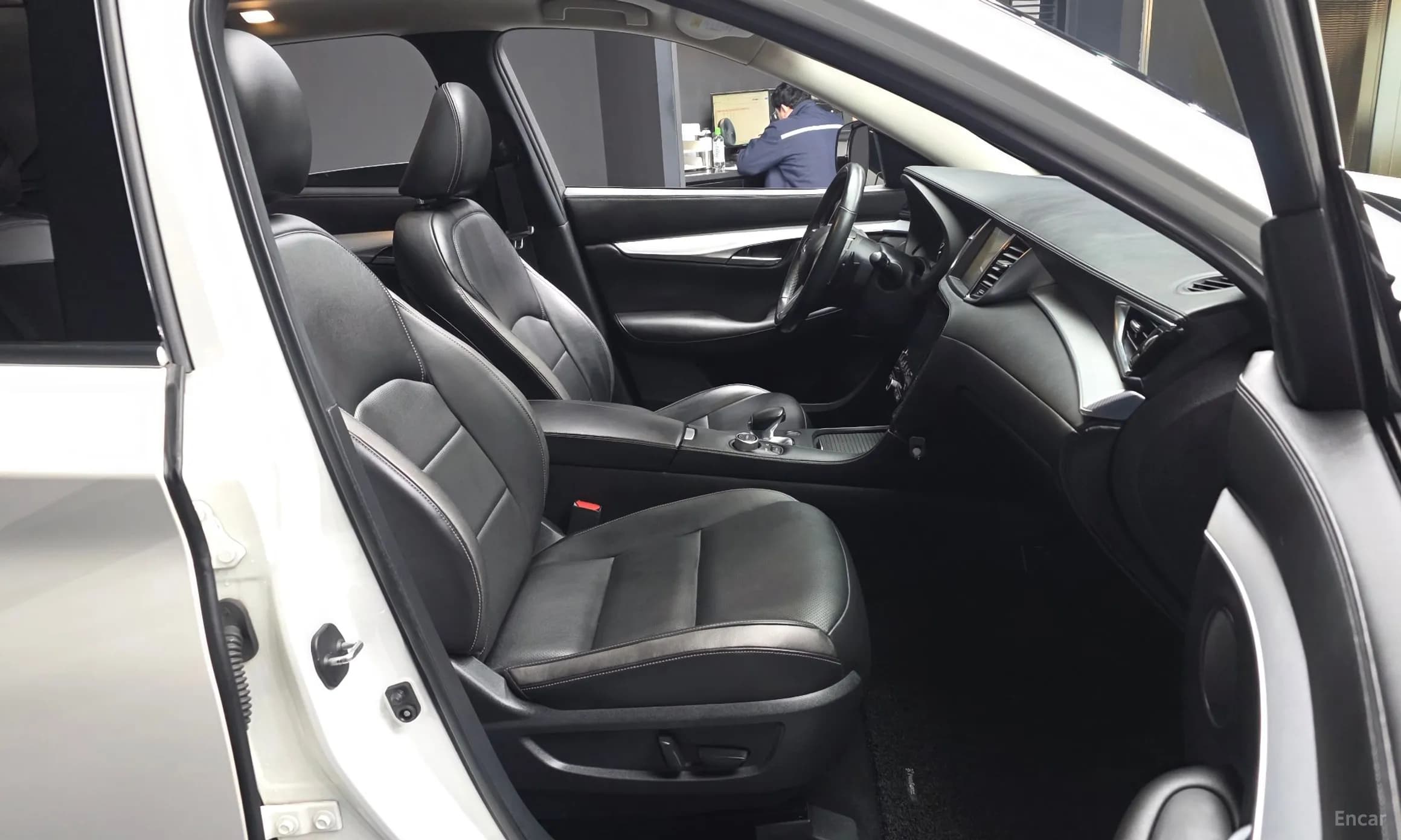 QX50 (P71A)
