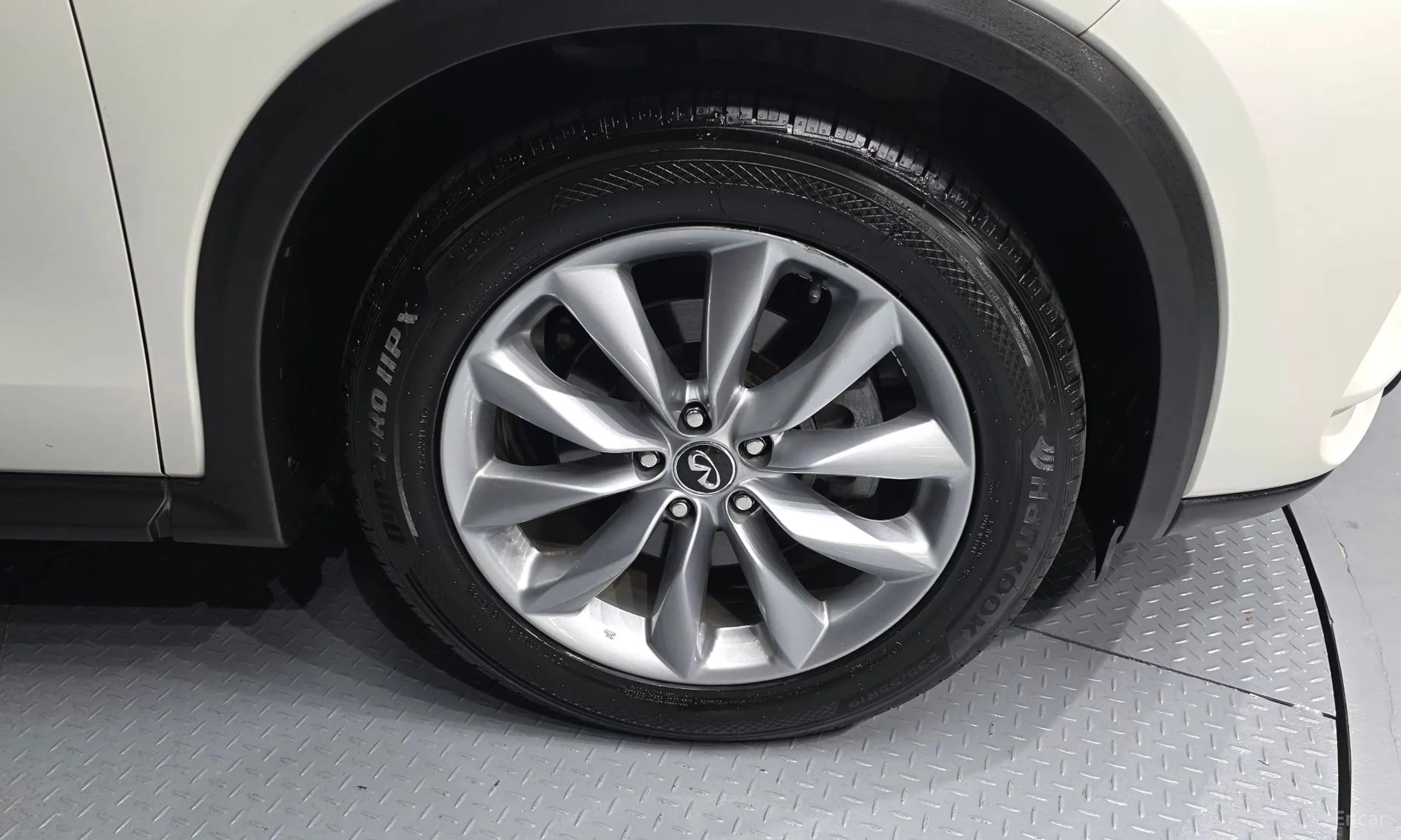 QX50 (P71A)