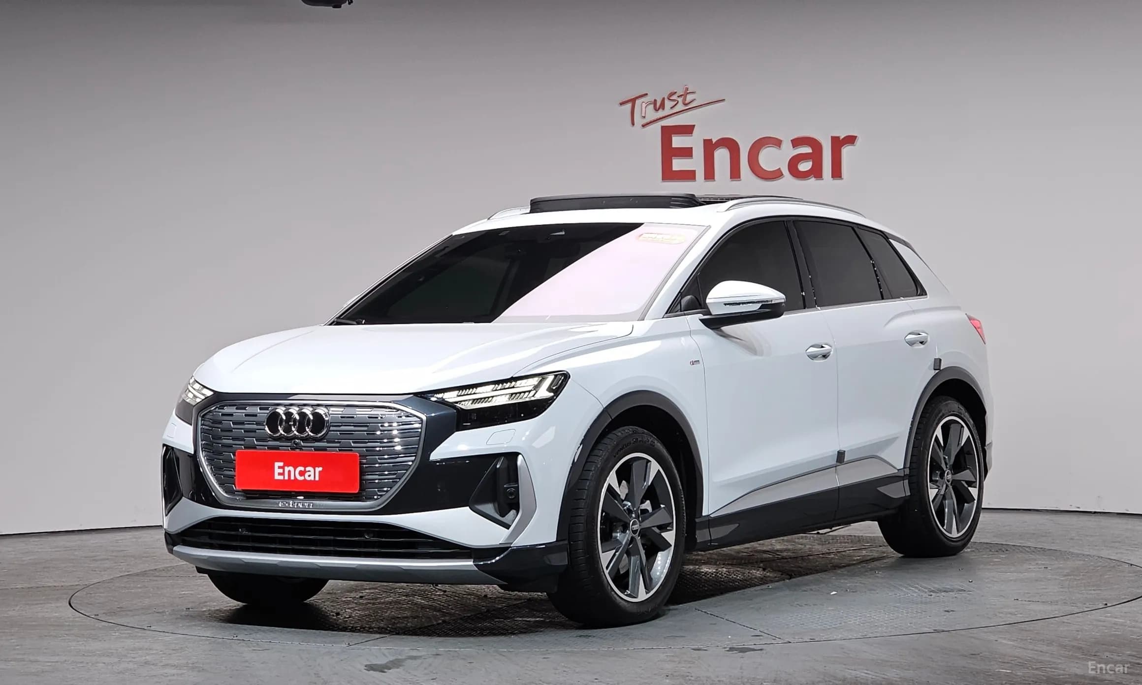 Q4 e-tron (F4)