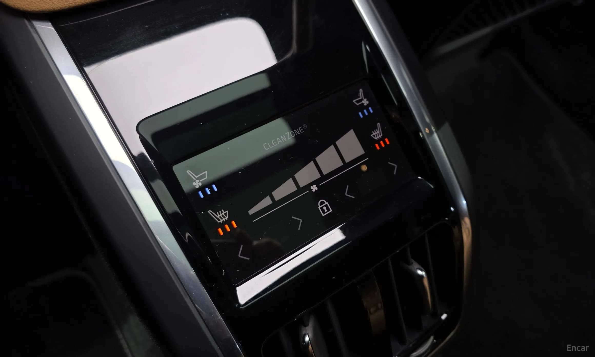 S90