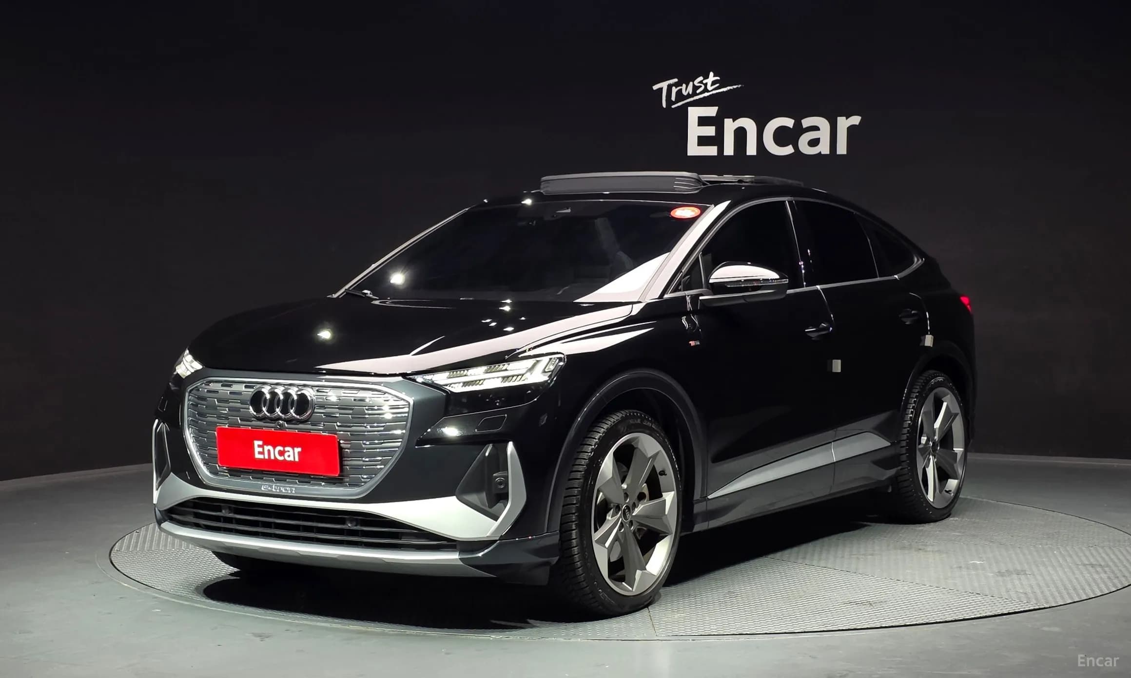 Q4 e-tron (F4)
