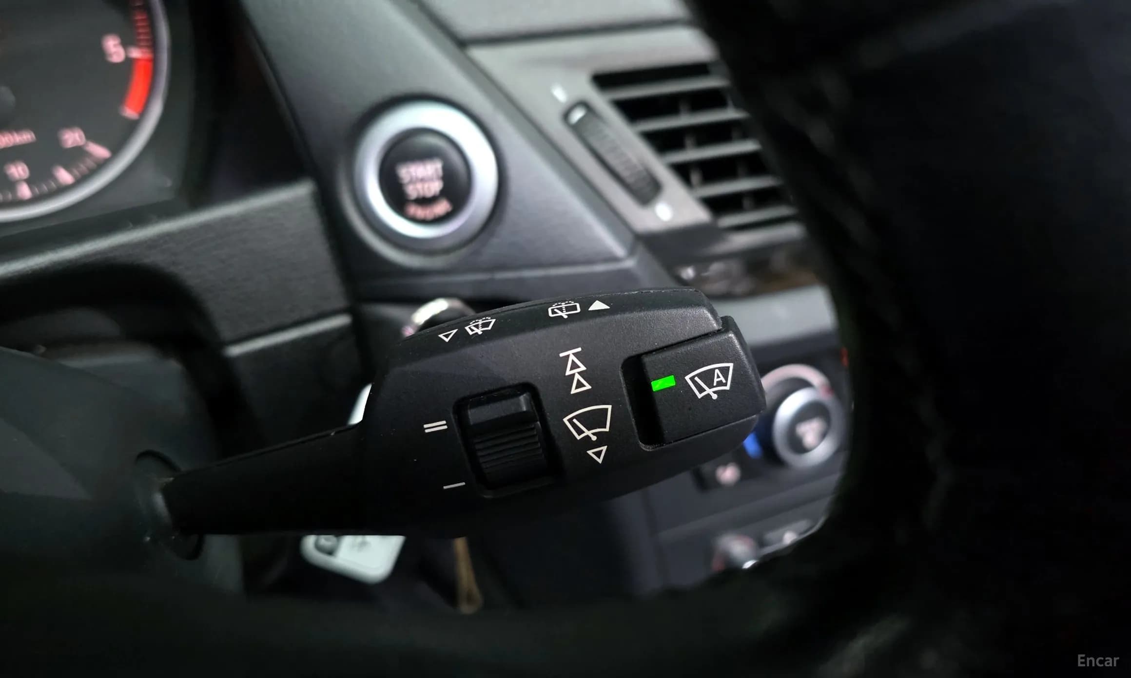 X1 (E84)