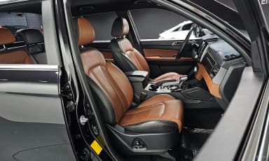 Rexton Sports Khan
