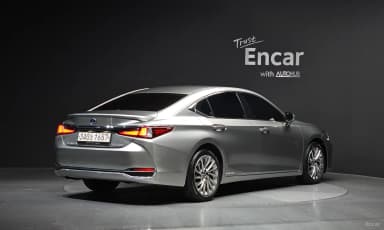 ES300h 7th Generation
