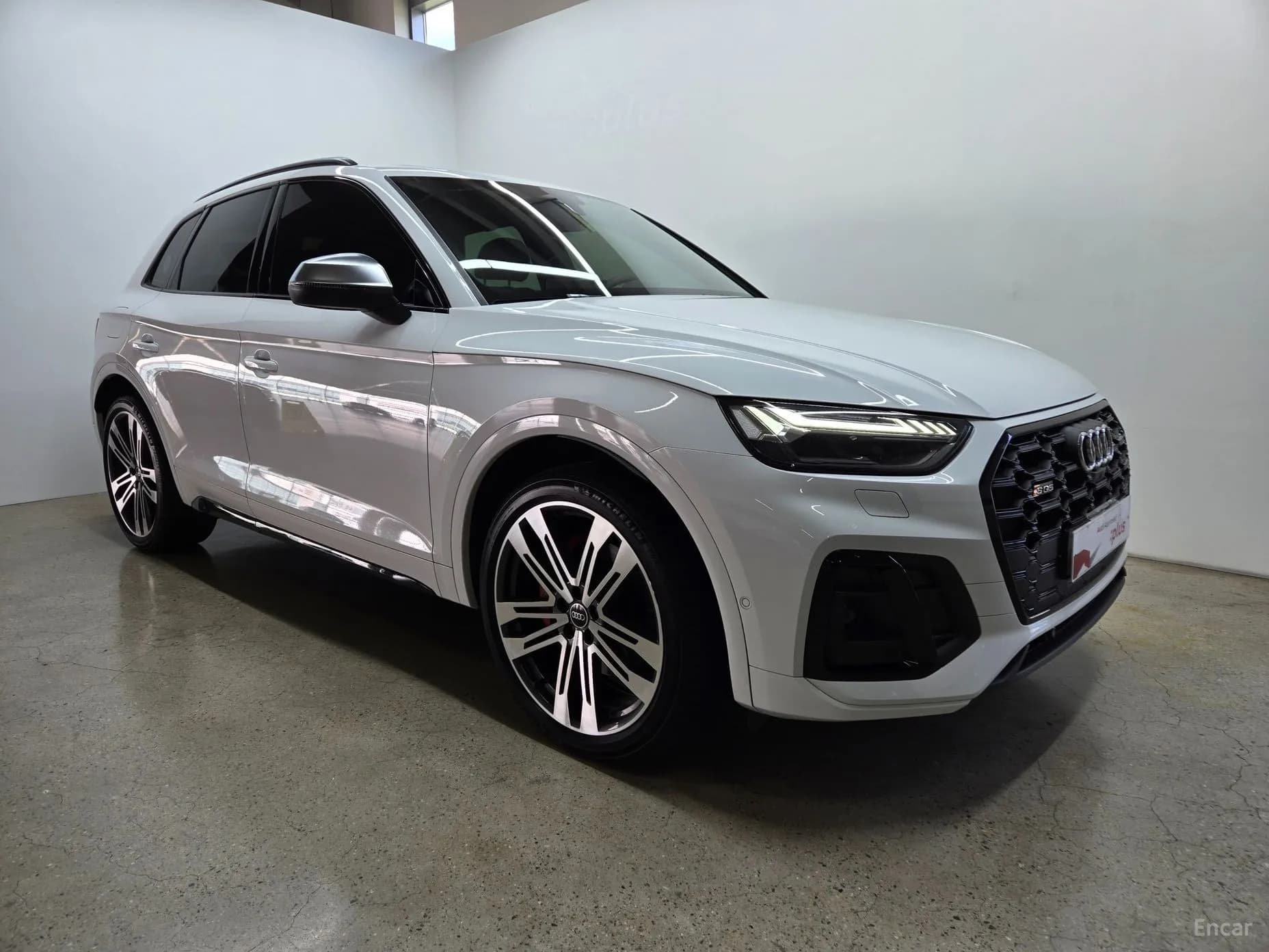 SQ5 (FY)