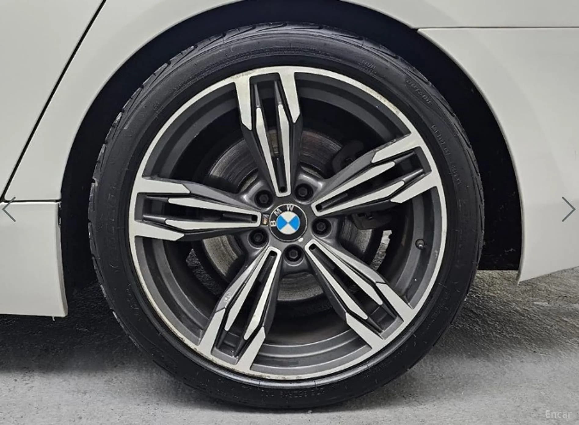 6 Series (F12)