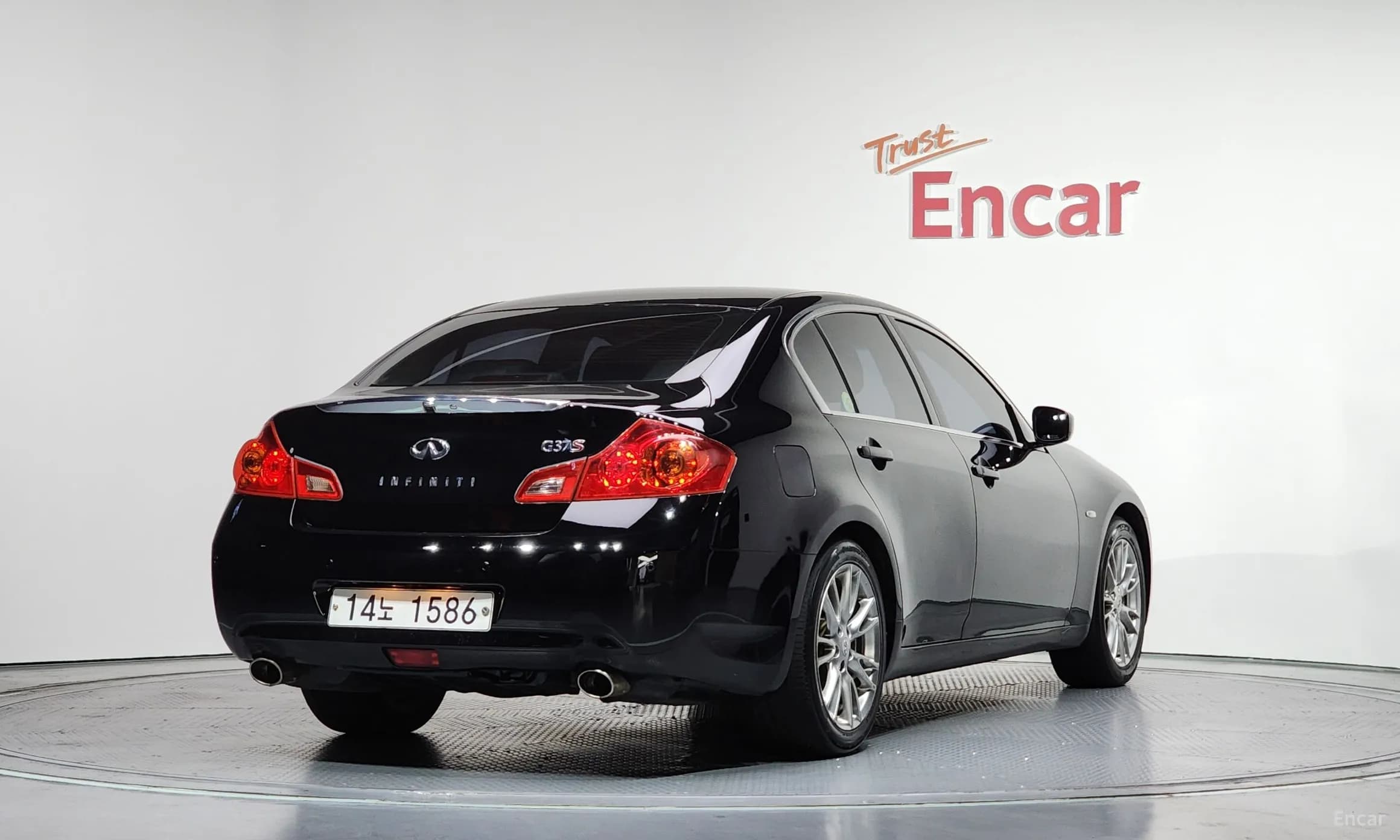 G37