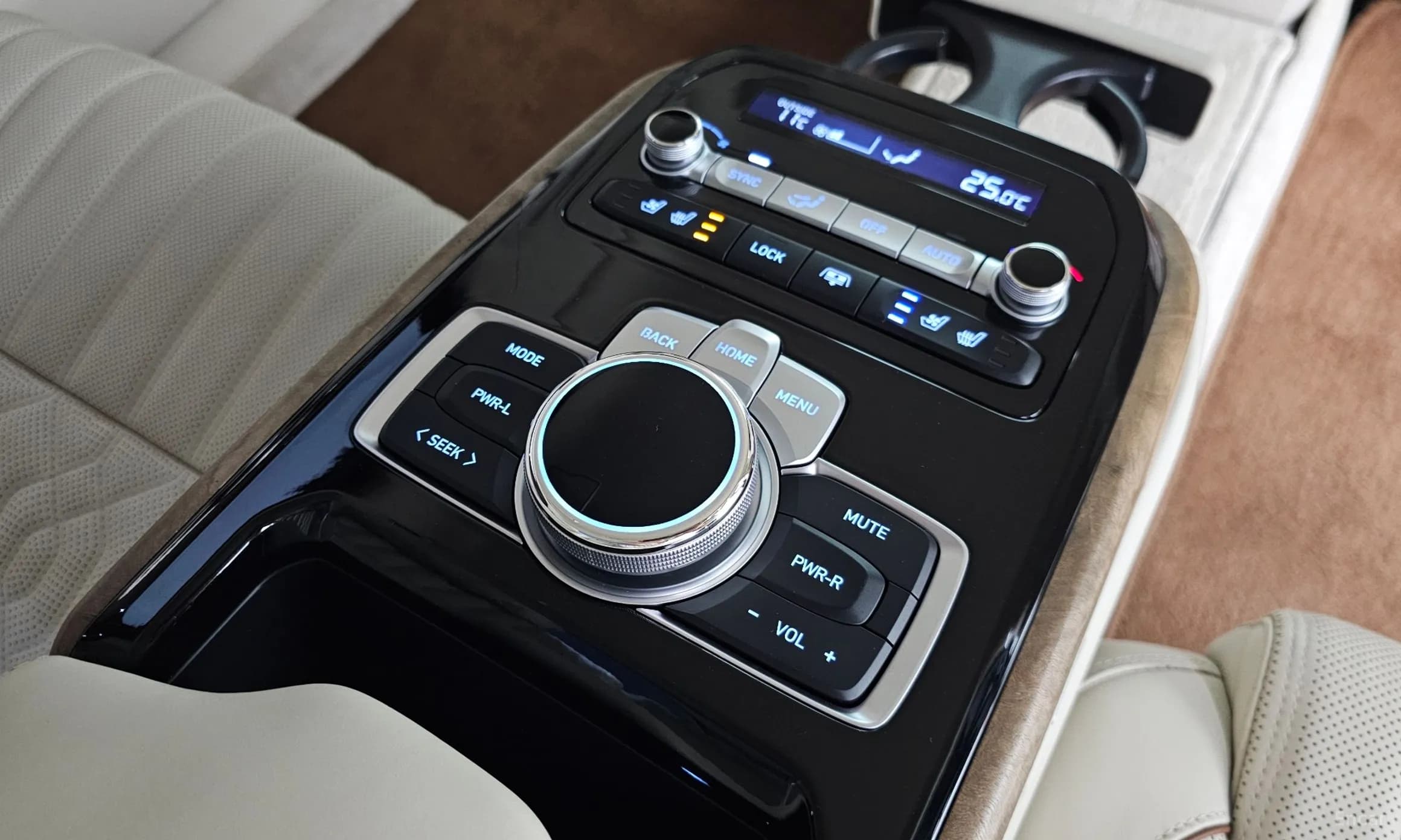 G90