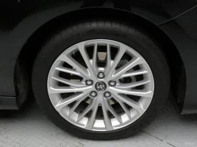 Camry (XV70)