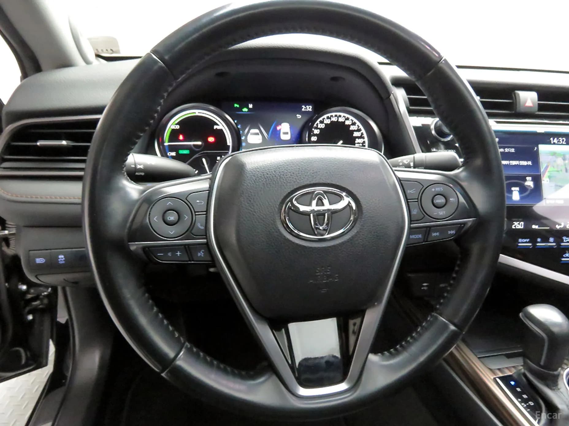 Camry (XV70)