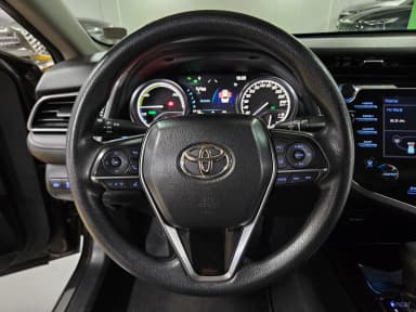 Camry (XV70)