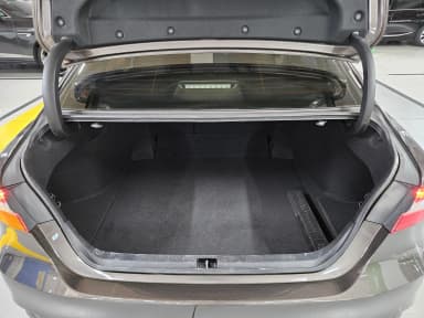 Camry (XV70)