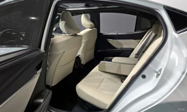 Camry (XV80)