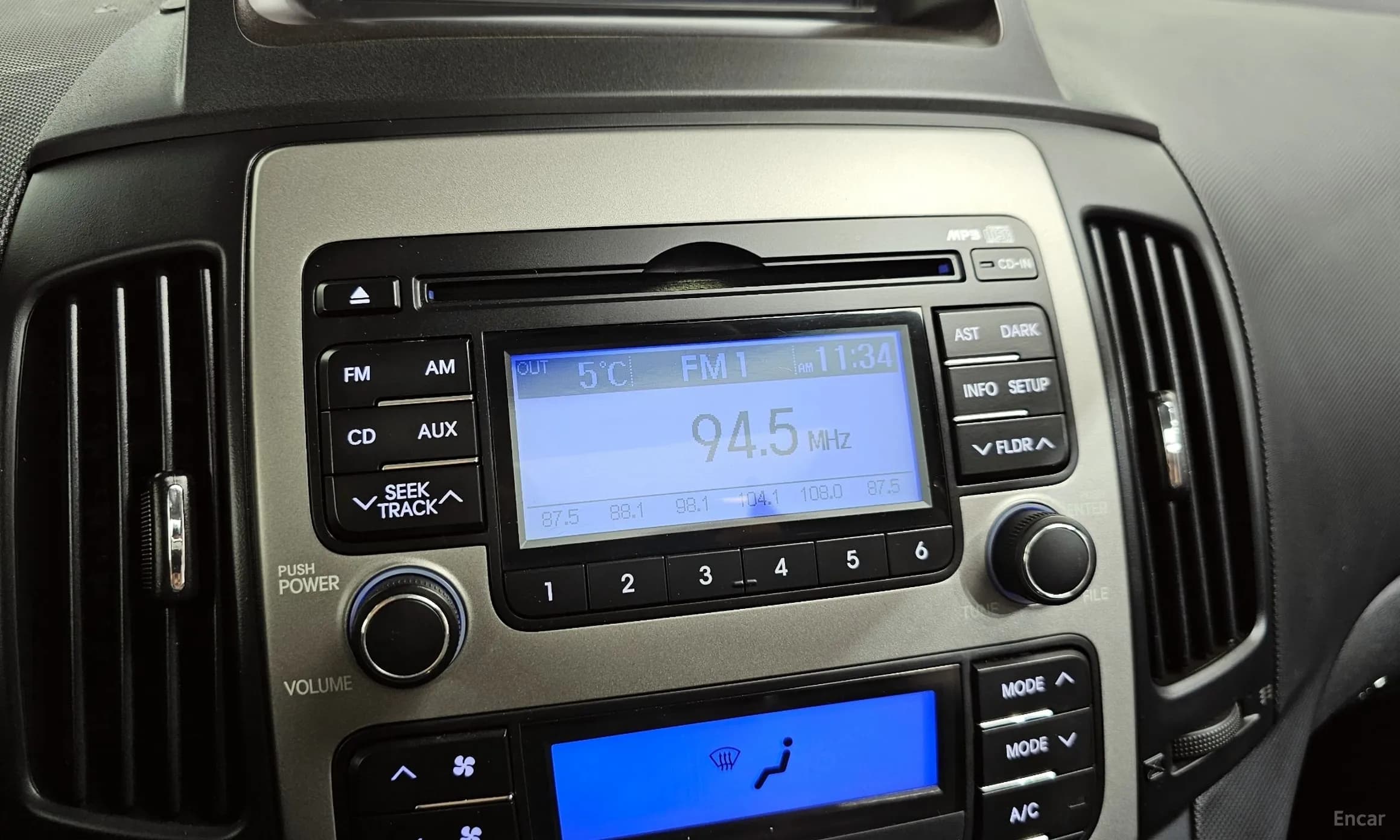 i30