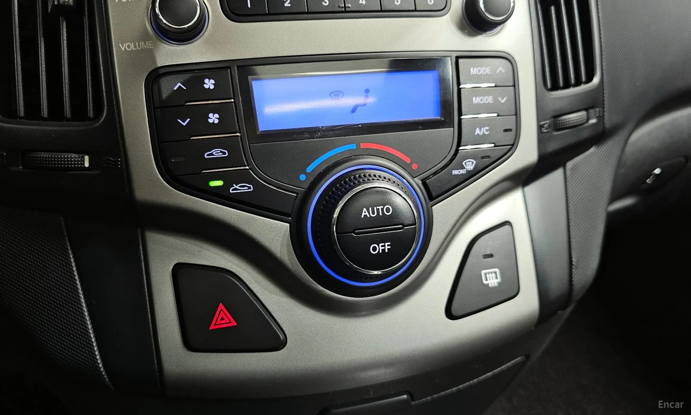 i30