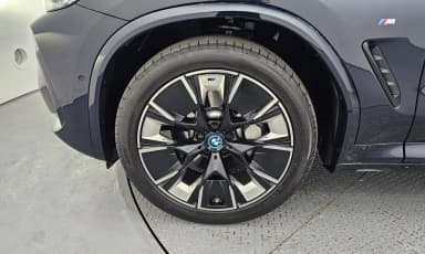 iX3