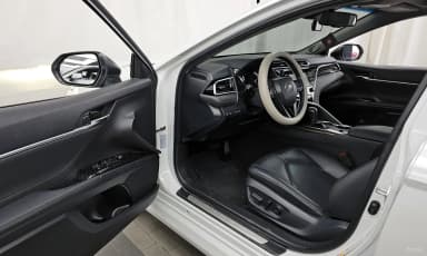 Camry (XV70)