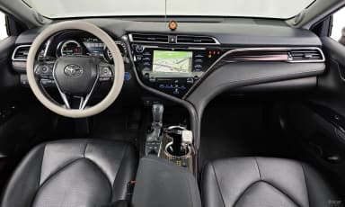 Camry (XV70)