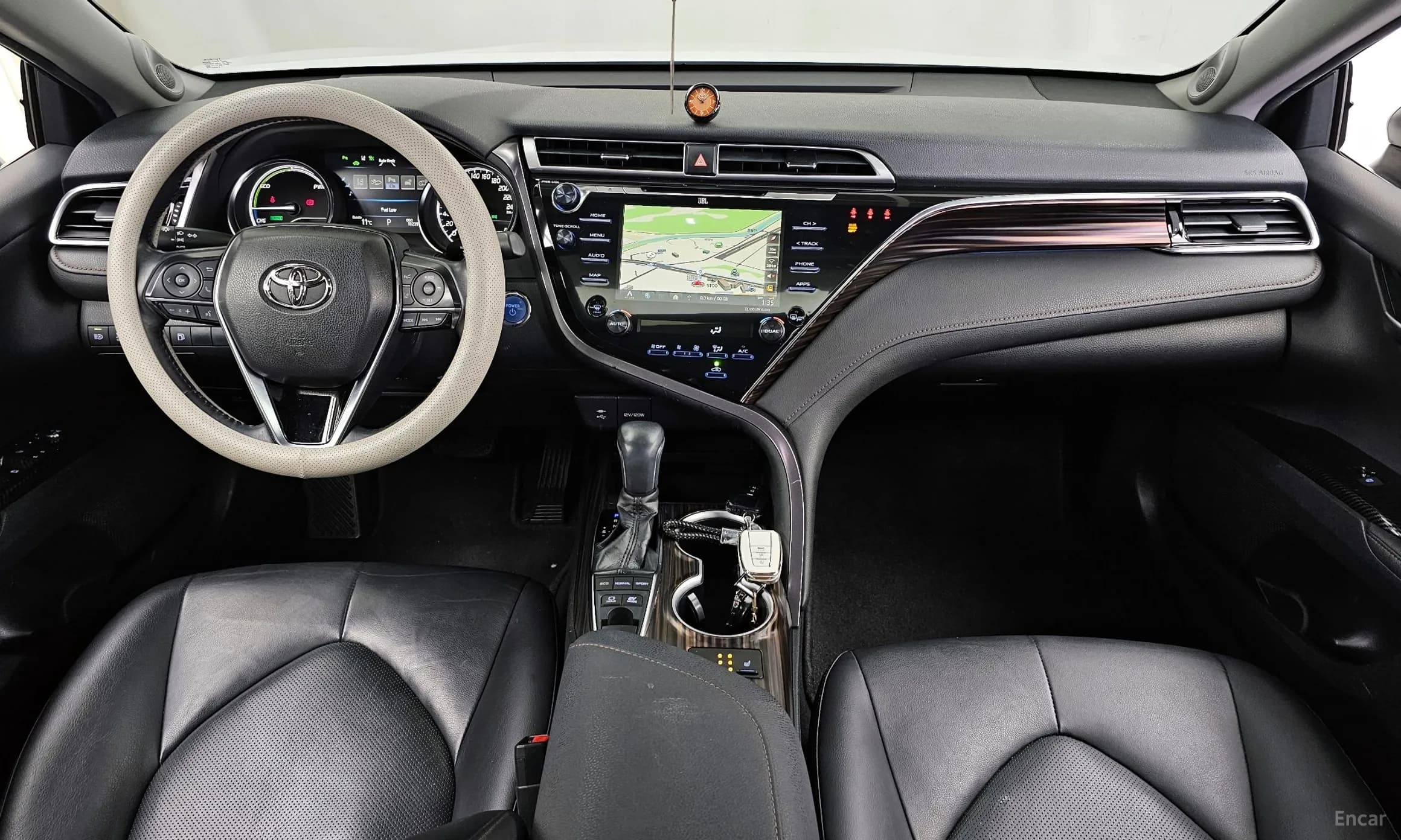 Camry (XV70)
