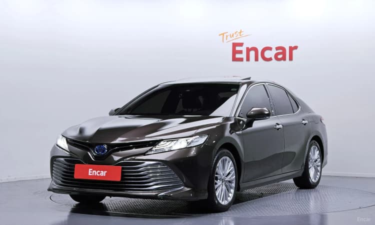 Camry (XV70)