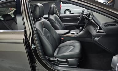 Camry (XV70)