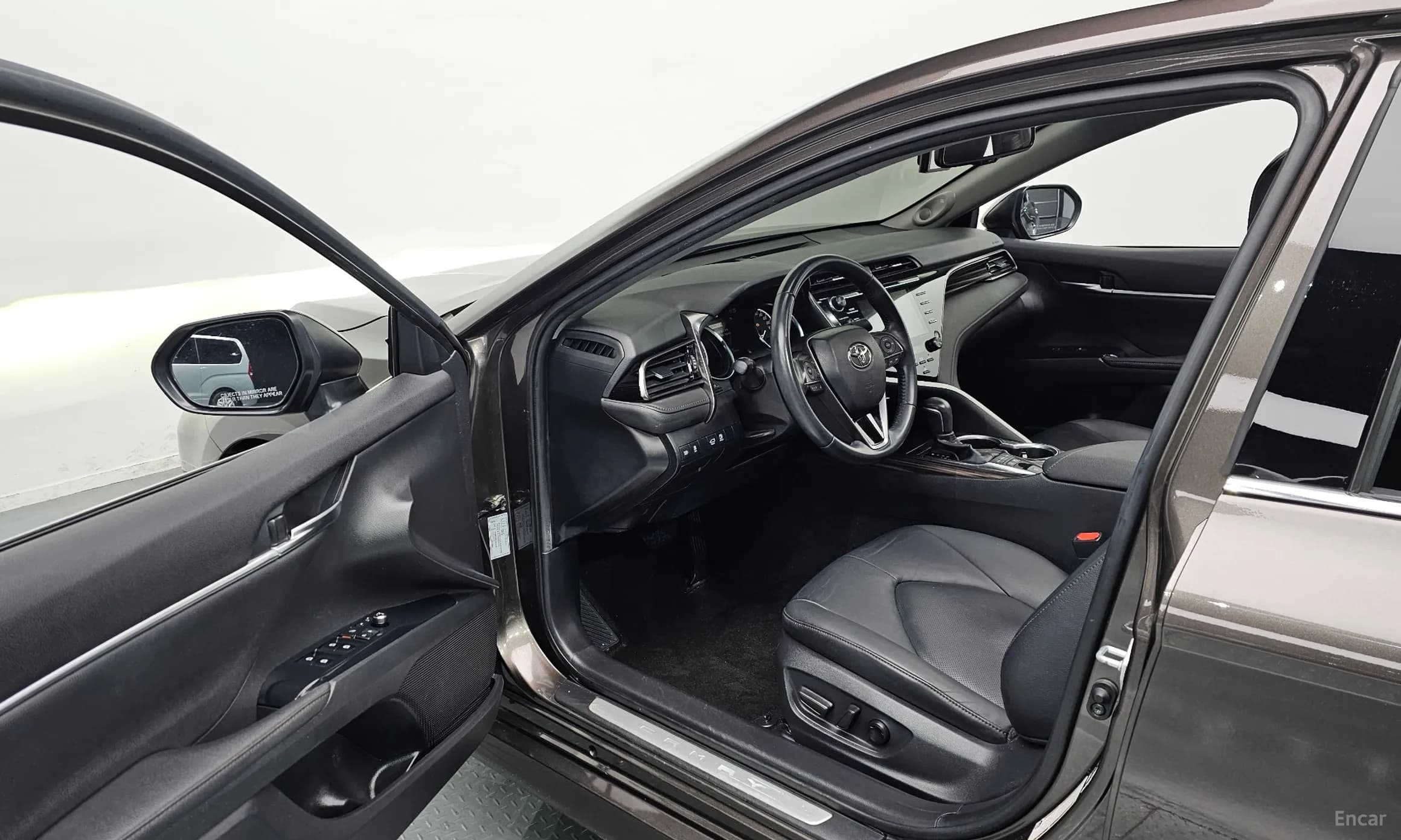 Camry (XV70)