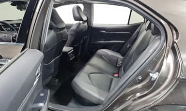 Camry (XV70)