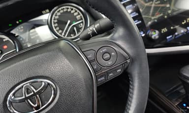 Camry (XV70)