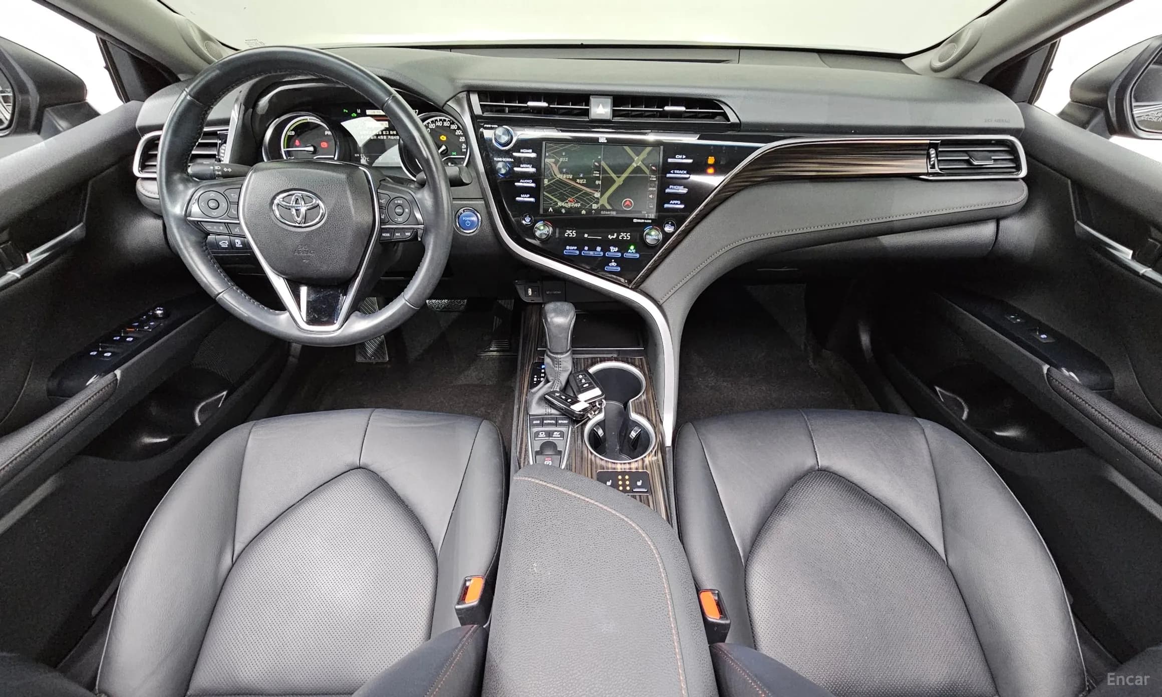 Camry (XV70)