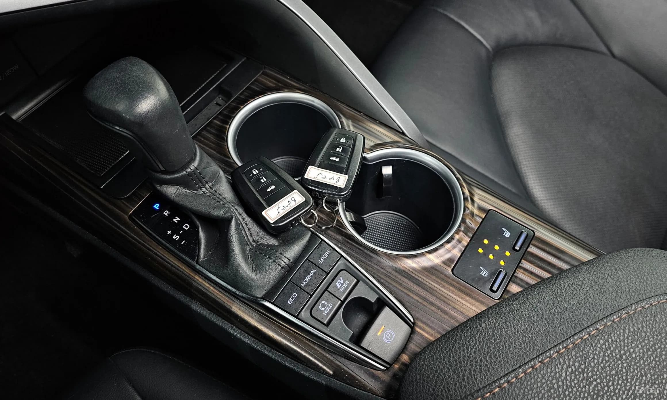 Camry (XV70)