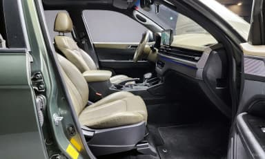 Rexton Sports Khan