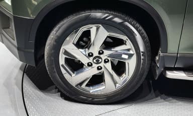 Rexton Sports Khan